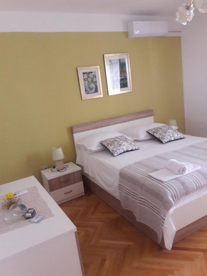 Apartments Smiljana Mucic Макарска Екстериор снимка