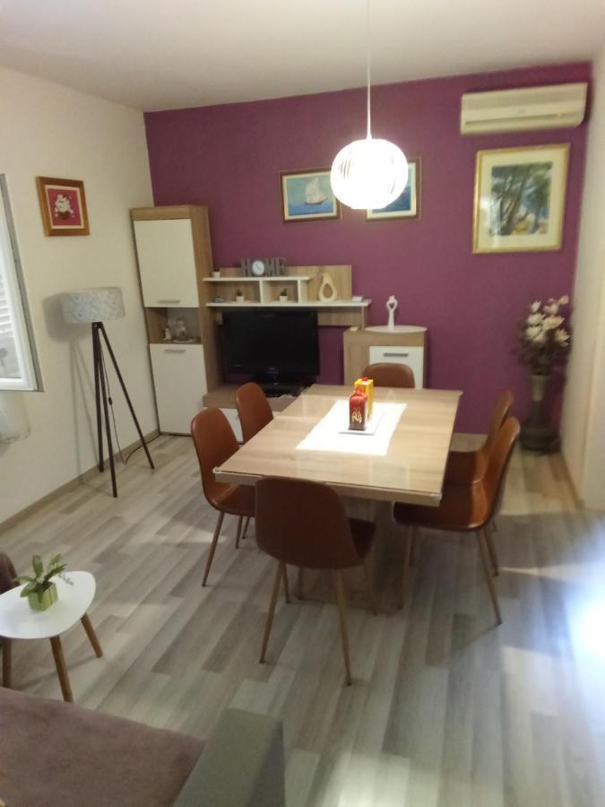 Apartments Smiljana Mucic Макарска Екстериор снимка