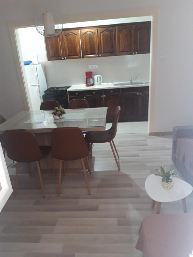 Apartments Smiljana Mucic Макарска Екстериор снимка